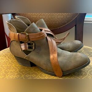 Brown Ankle Boots with 2 Buckle Detail